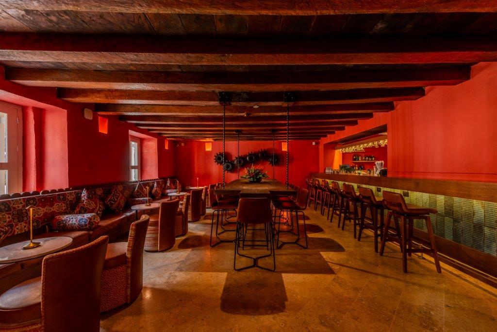 Ãnima Bar classic mixology lounge and courtyard salon