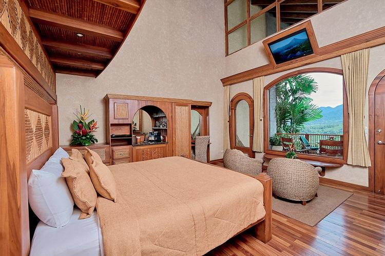 Alta Vista room with vaulted ceilings and volcano view