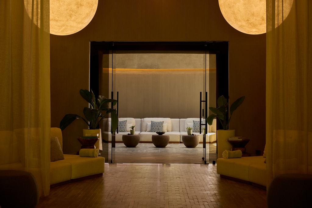 Holistic Waldorf Astoria Spa Moon Lounge
