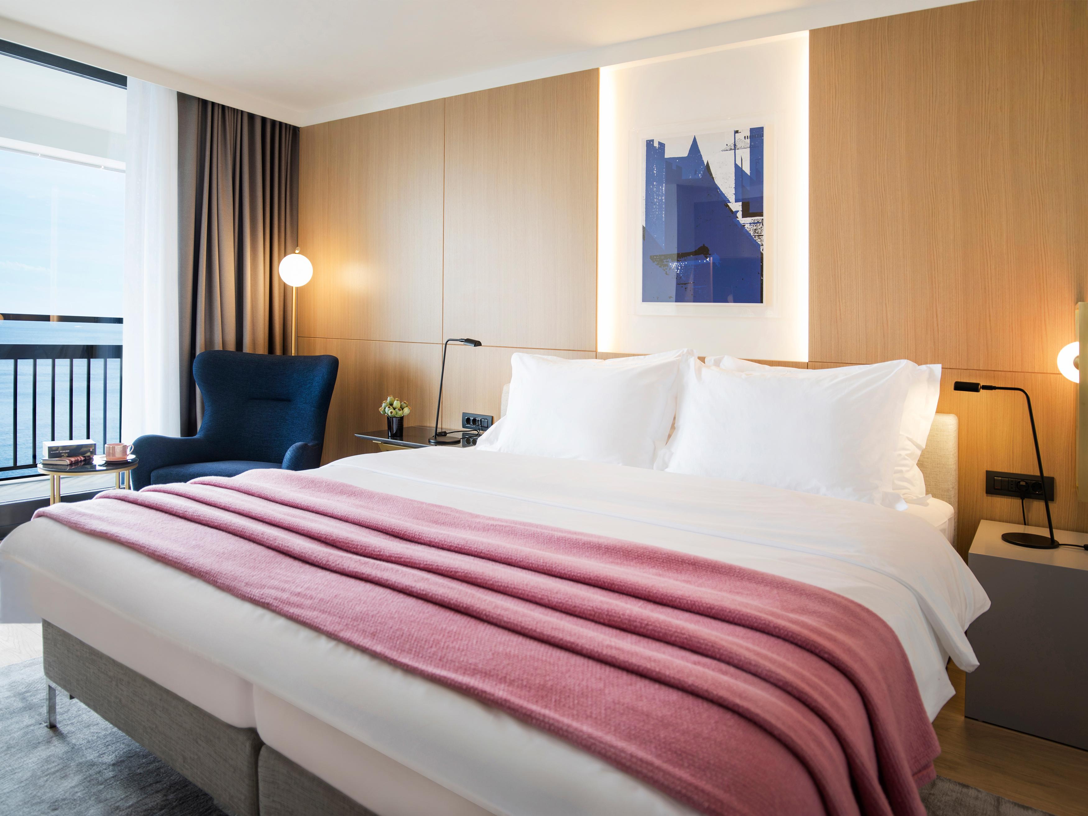 Deluxe Sea View Tower room with private balcony