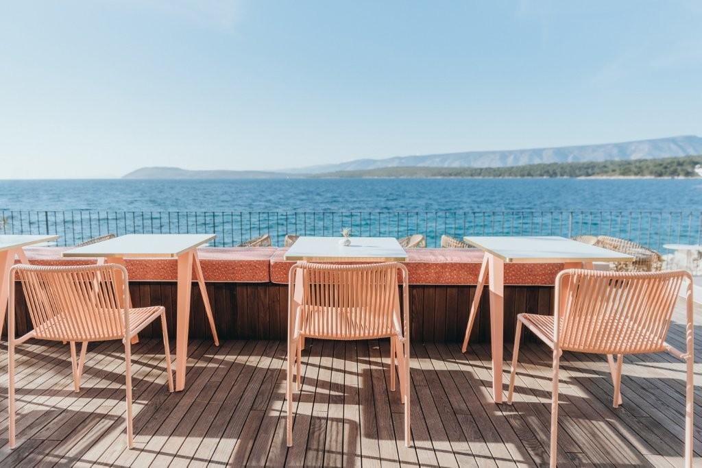 A•Bay Beach Bar outdoor lounge with music sommelier
