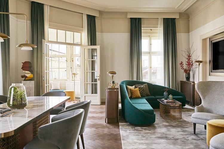 Wintergarden Deluxe Suite Living Salon