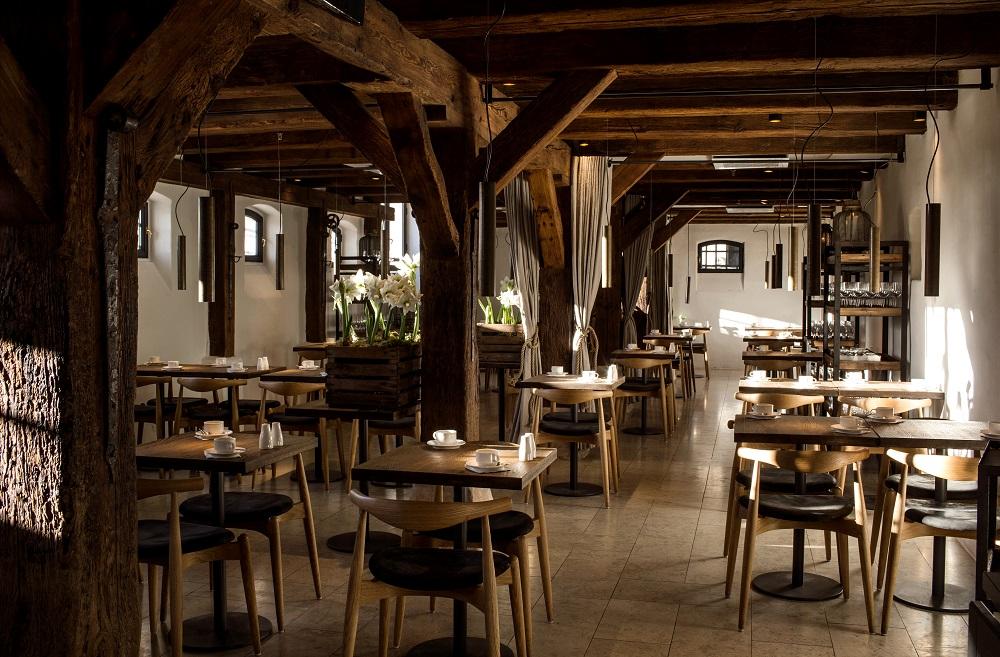 Restaurant Il Rosmarino Serving Seasonal Italian Fare in Historic Vaulted Atmosphere
