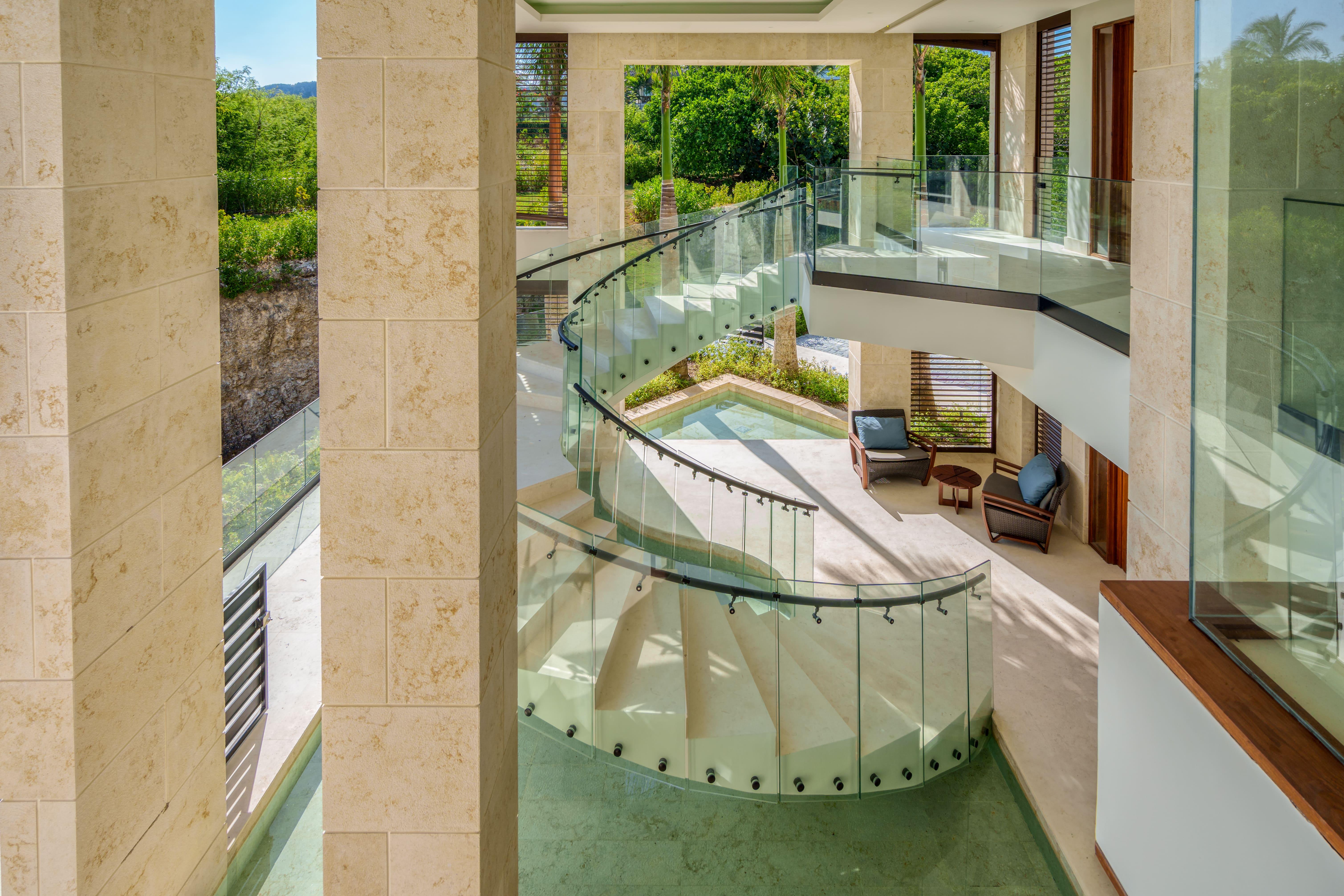 Villa Azuree 6-Bedroom Oceanfront Estate and Golf