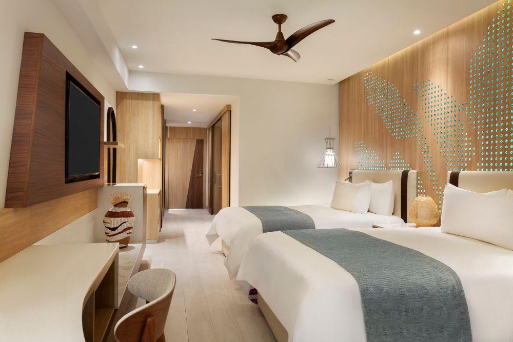 Club Swim-Up Suite with Semi-Private Pool