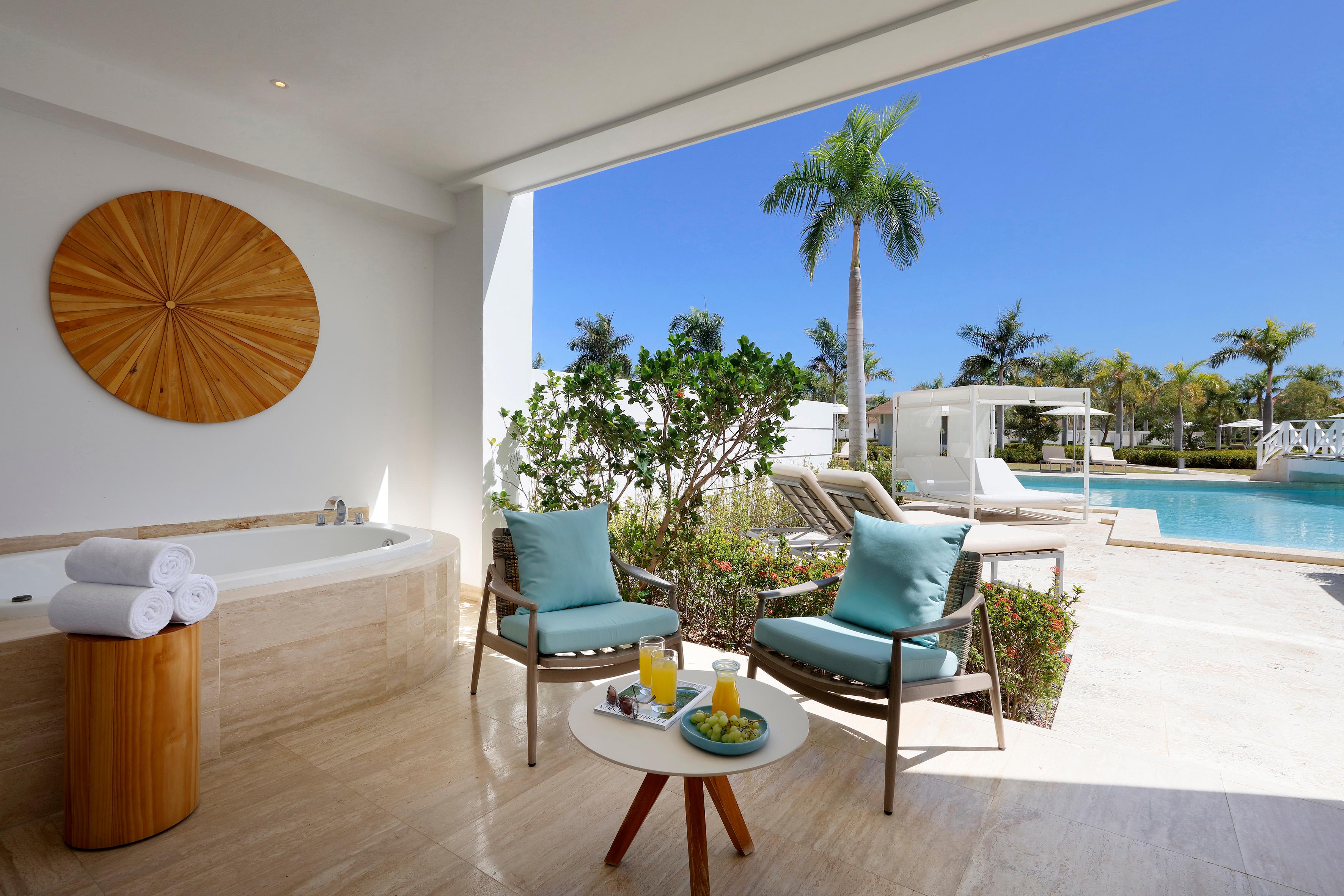 Master Suite Swim-Up Terrace with Whirlpool
