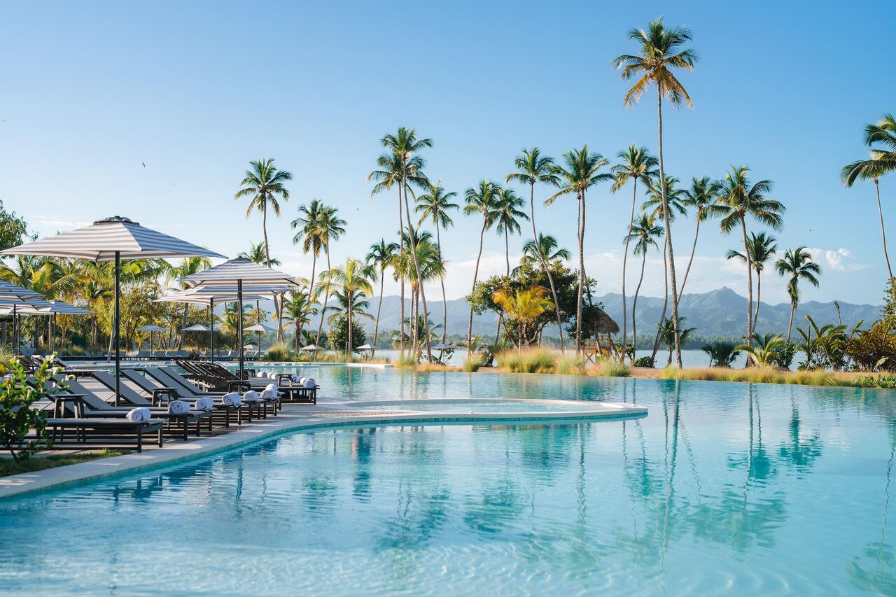 Plunge Pool Beach View Room King
