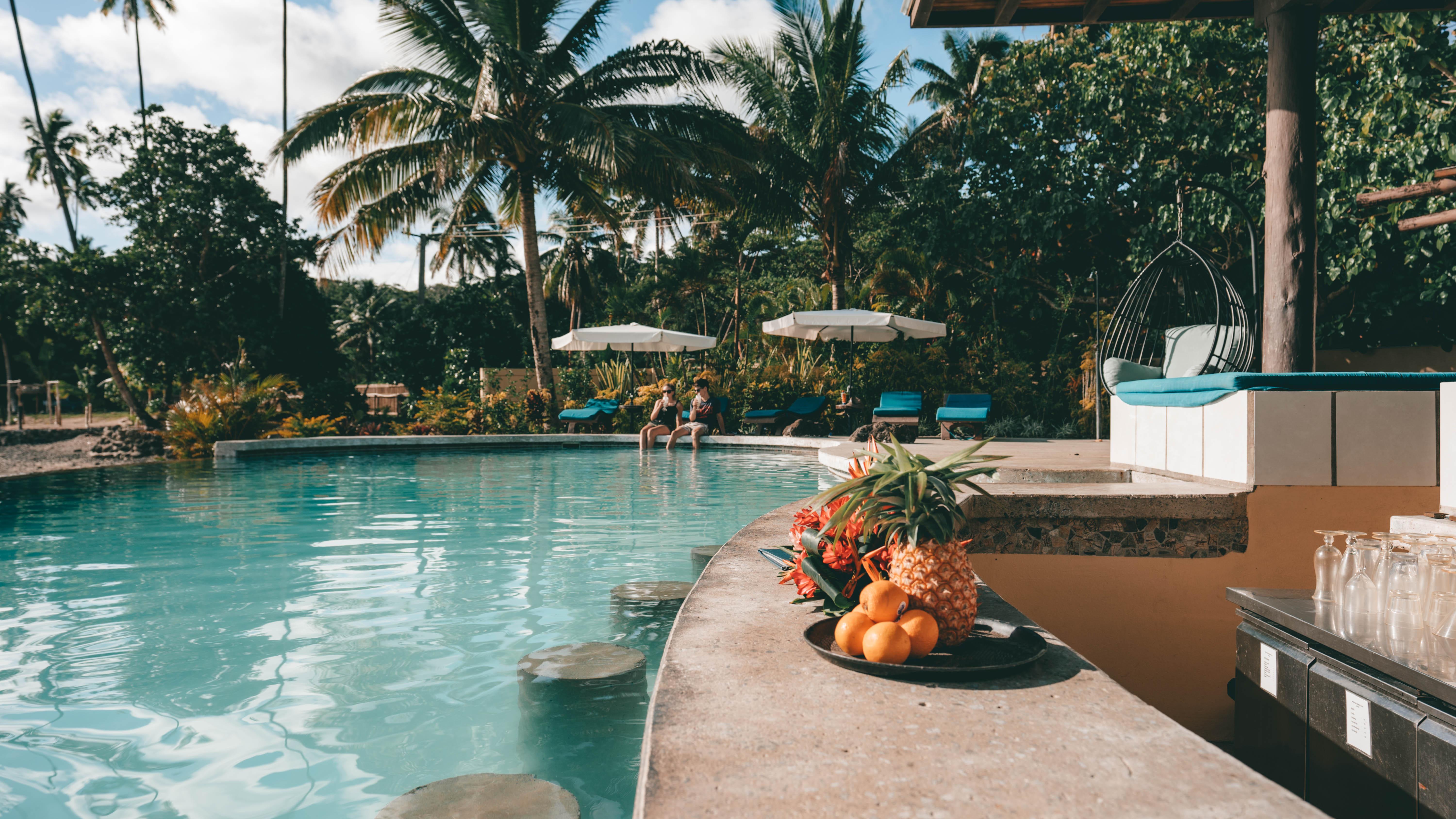 Adults-only Wai Bar and infinity pool