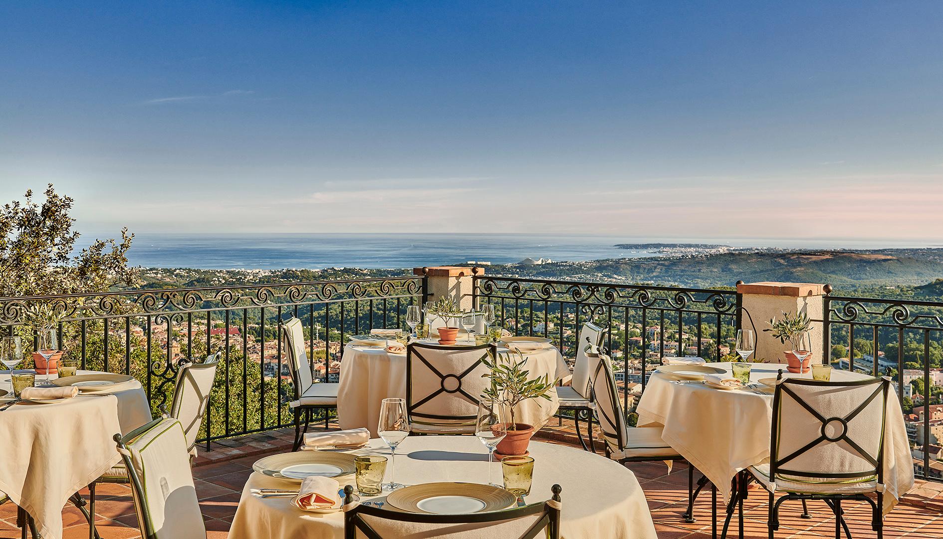Le Saint-Martin Michelin-starred panoramic restaurant terrace overlooking the Mediterranean