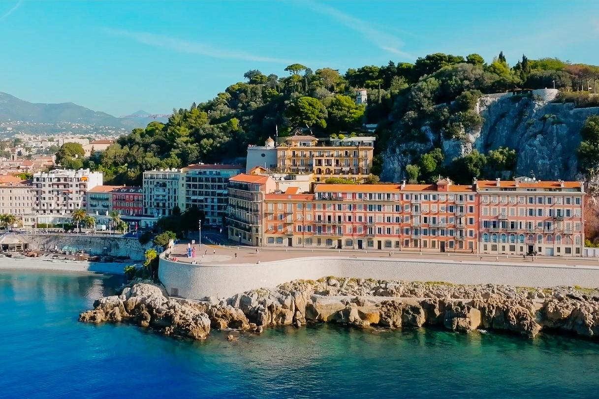 Hôtel La Pérouse Nice boutique cliffside hotel overlooking the Baie des Anges and Promenade des Anglais