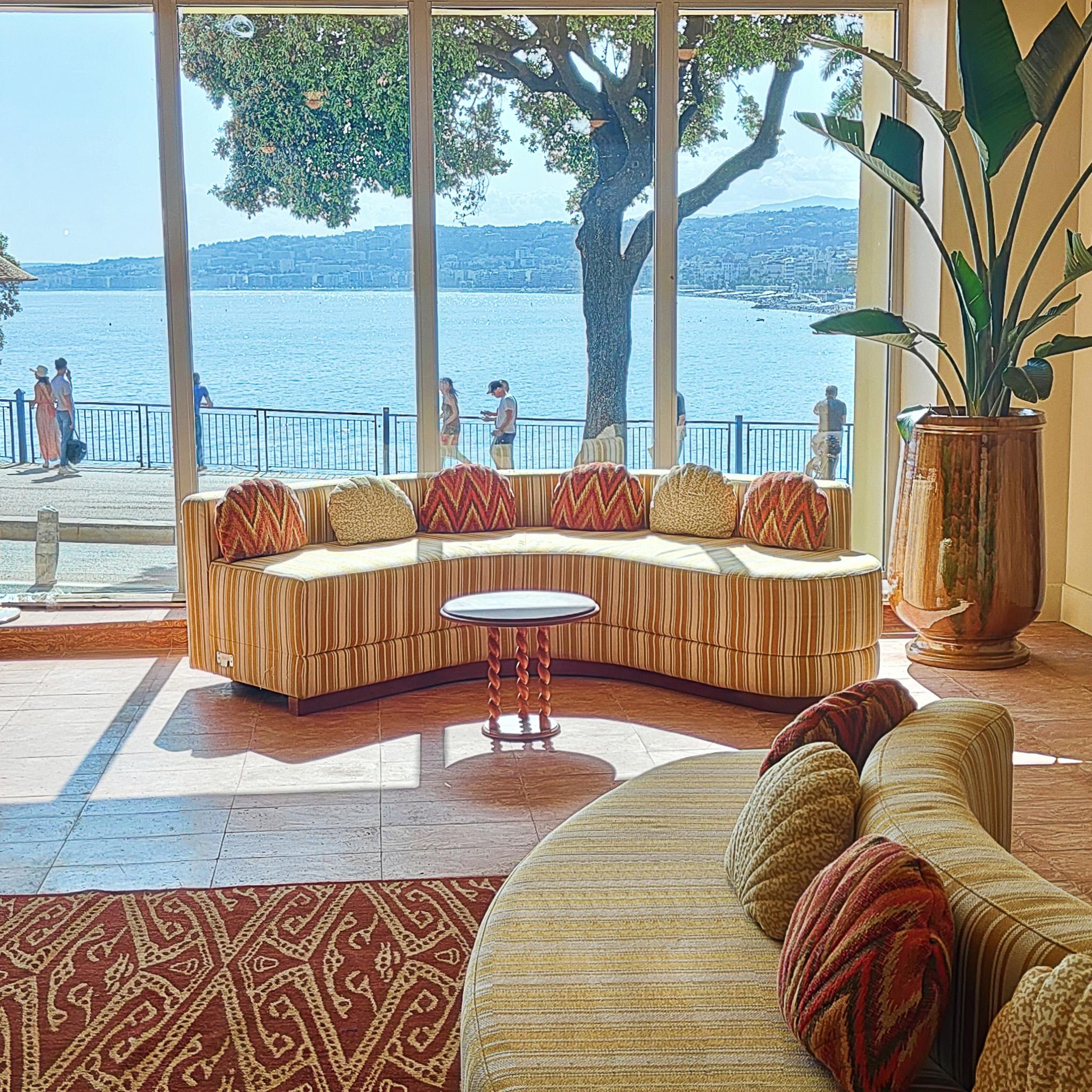 Hotel La Perouse designer reception lounge