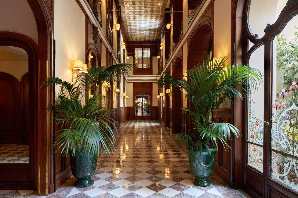 Opulent grand reception hall and salon