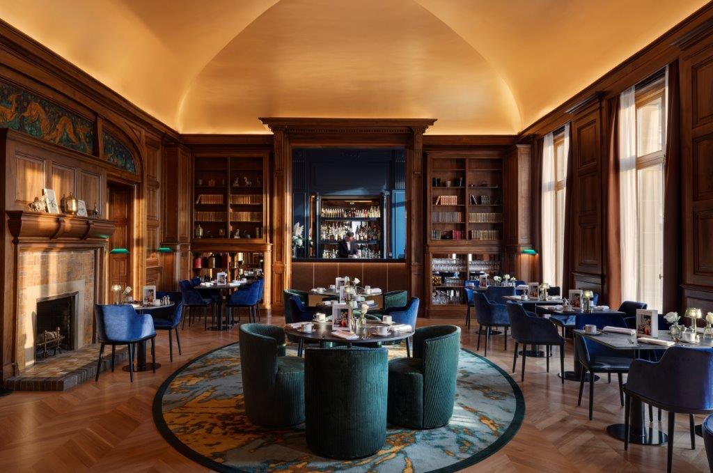 Le Stradivarius Library Bar & Lounge