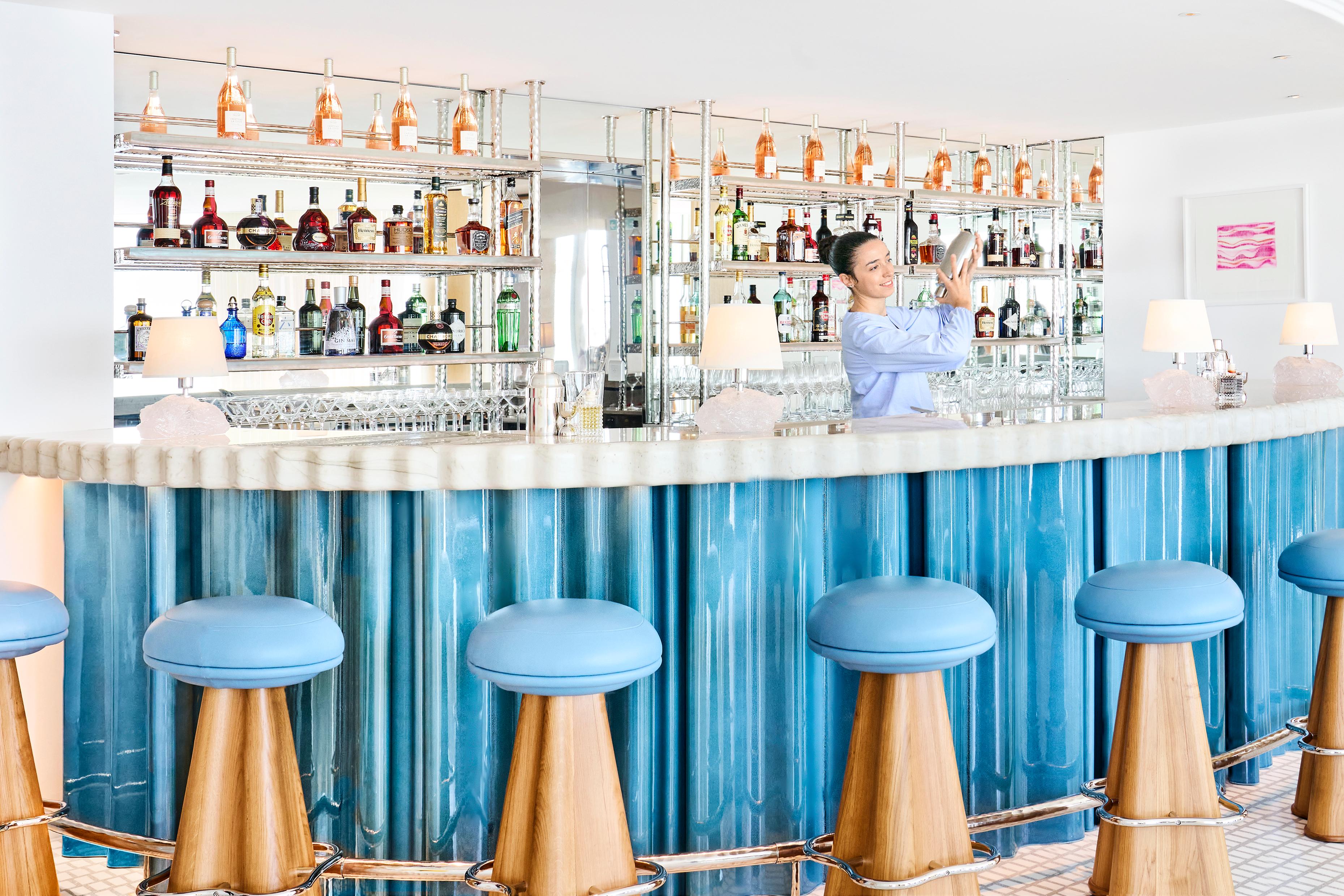 Le 300 Cocktail Lounge with Monaco Views