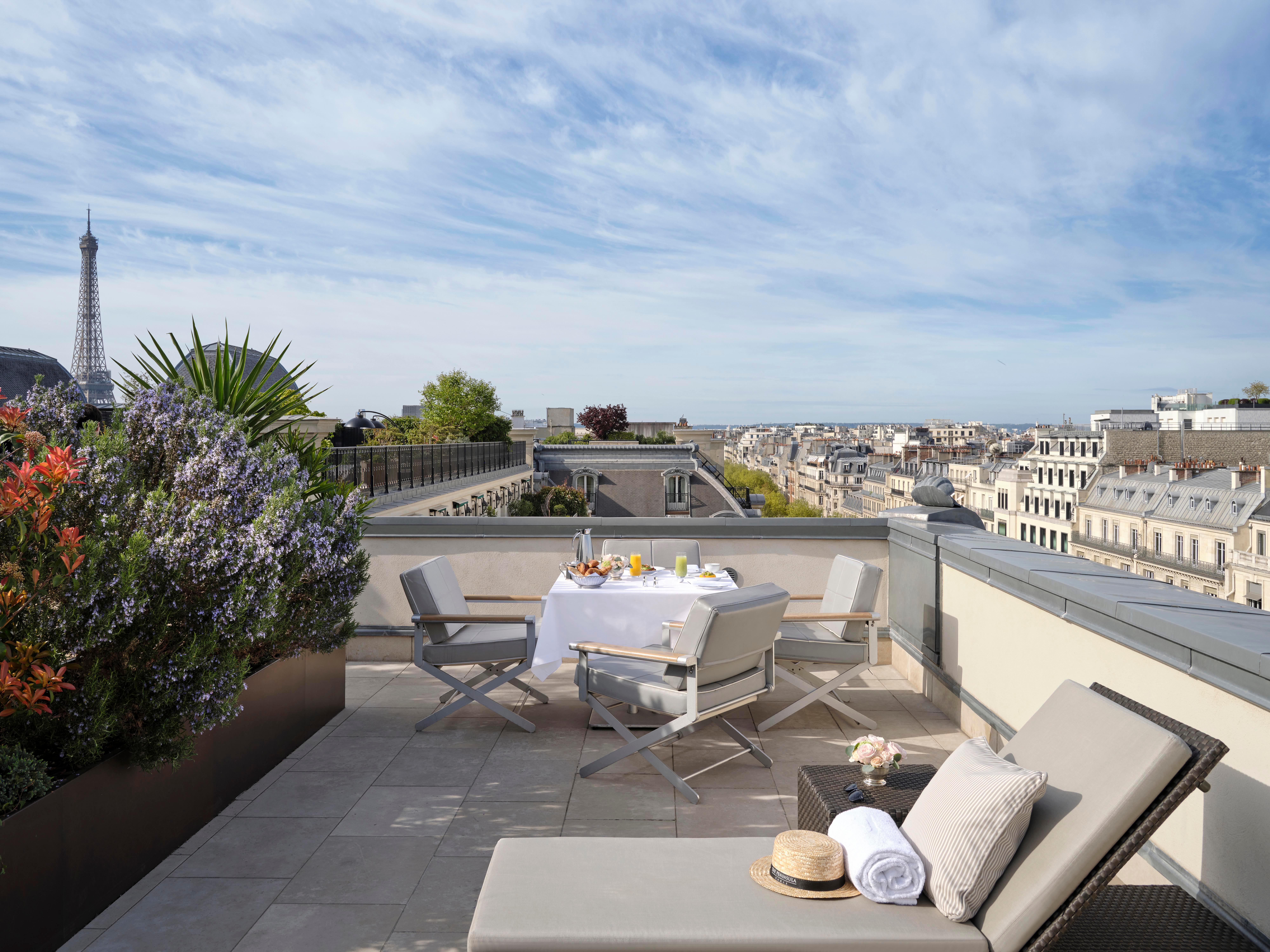 Rooftop Garden Suite Private Terrace Overlooking Eiffel Tower