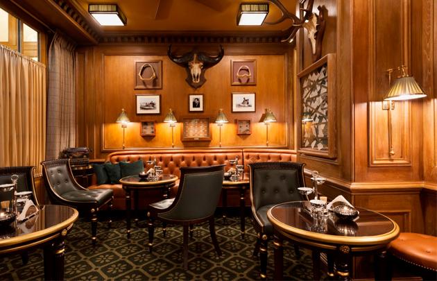 Bar Hemingway historic wood-paneled cocktail salon