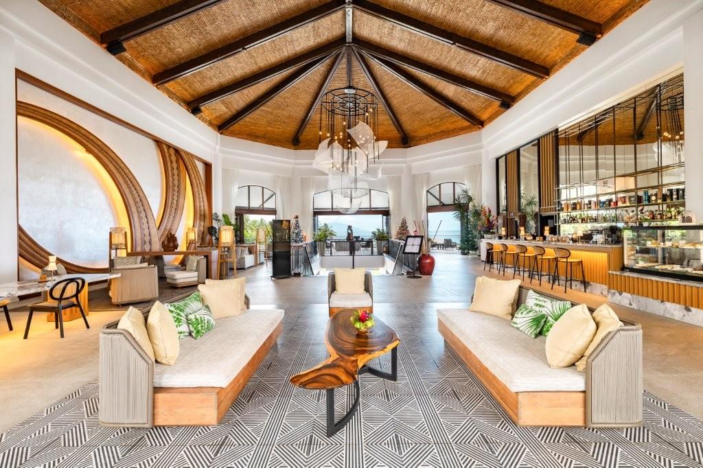 Hilton Hotel Tahiti luxury resort French Polynesia