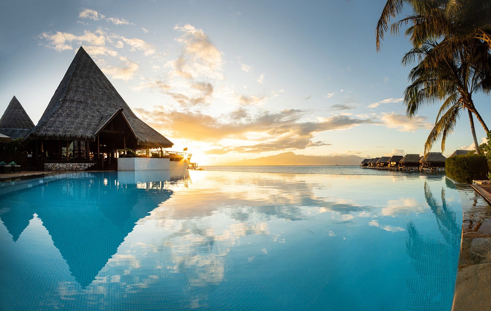 Luxury Beach Bungalow on white sands of Temae Beach