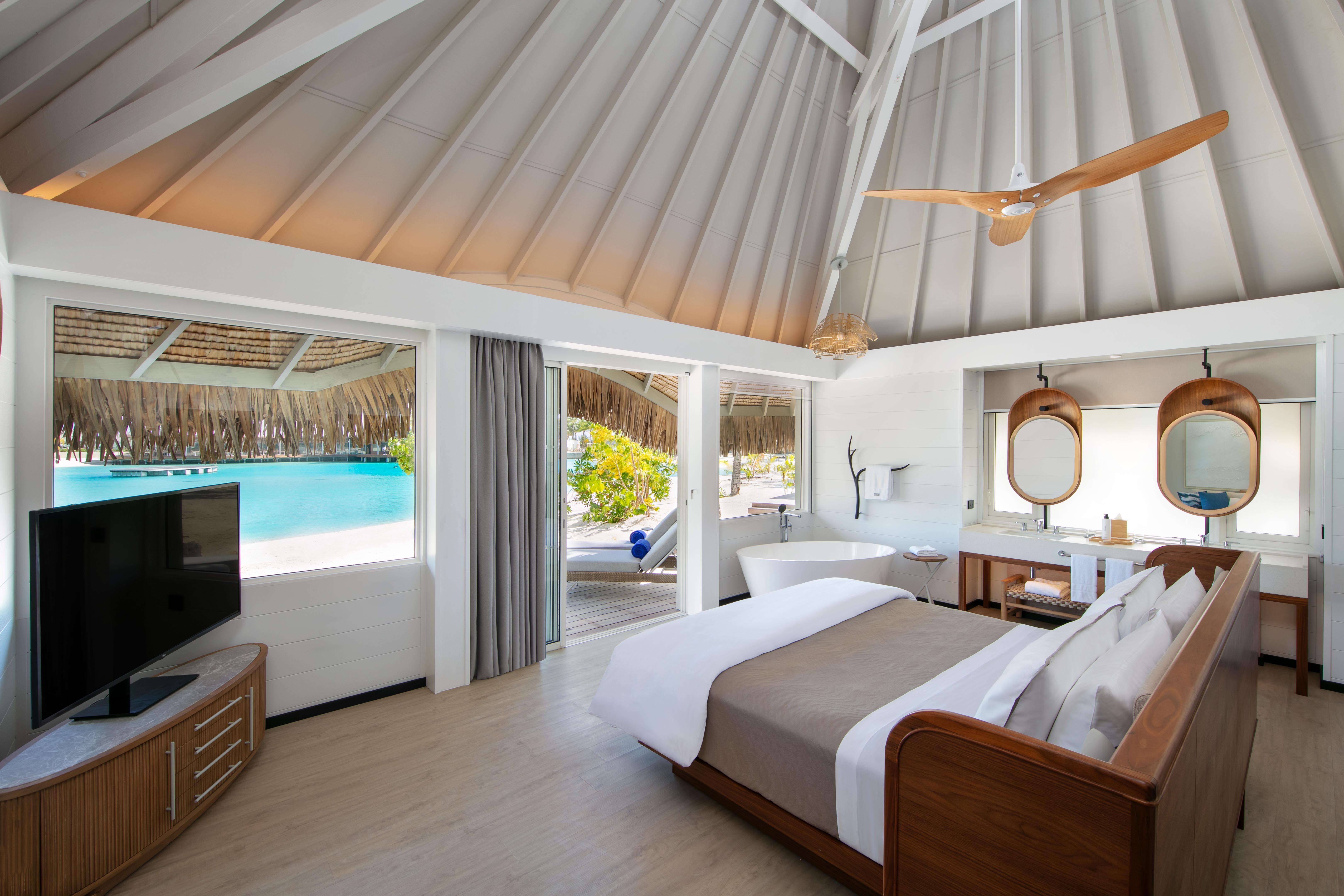 Beach Villa Suite Lagoon View with Plunge Pool