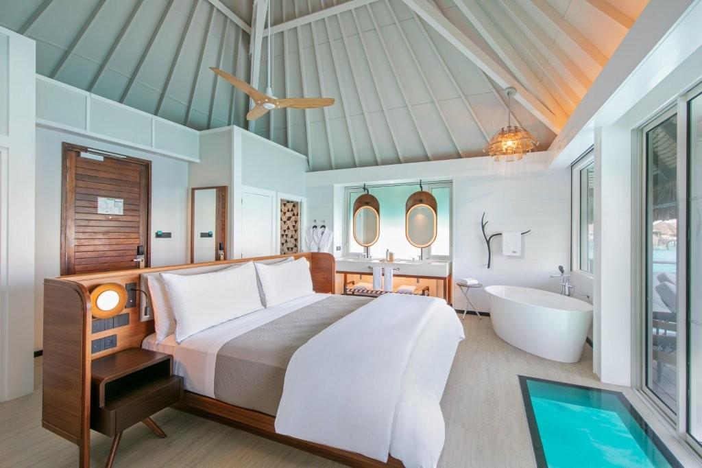 Overwater Bungalow Otemanu View with Plunge Pool Terrace