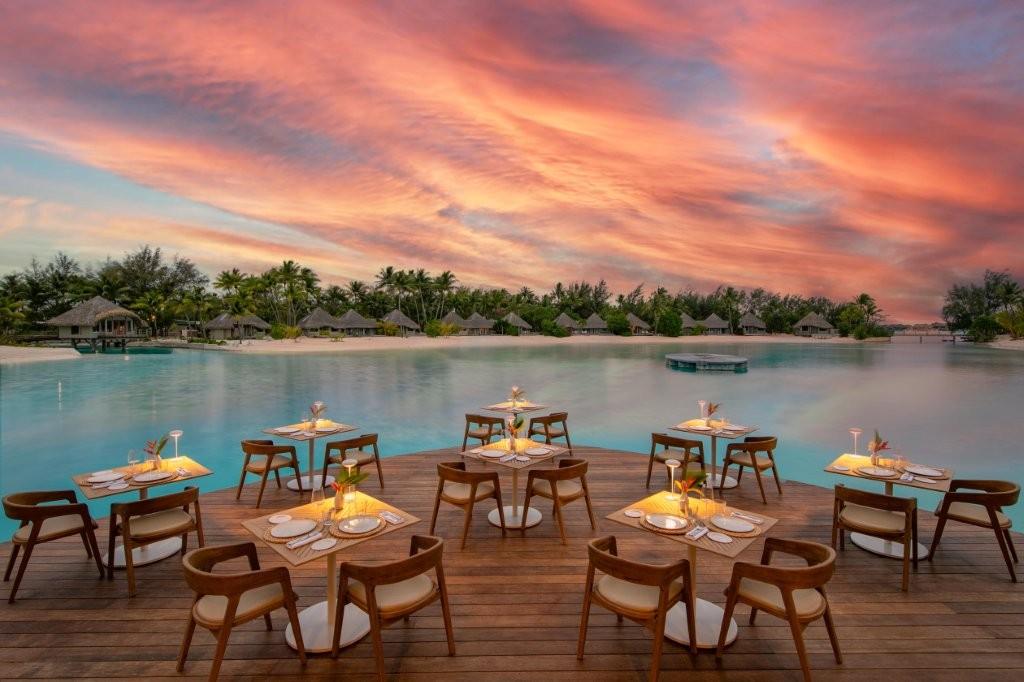 Signature Restaurant Maere Outdoor Dining Terrace