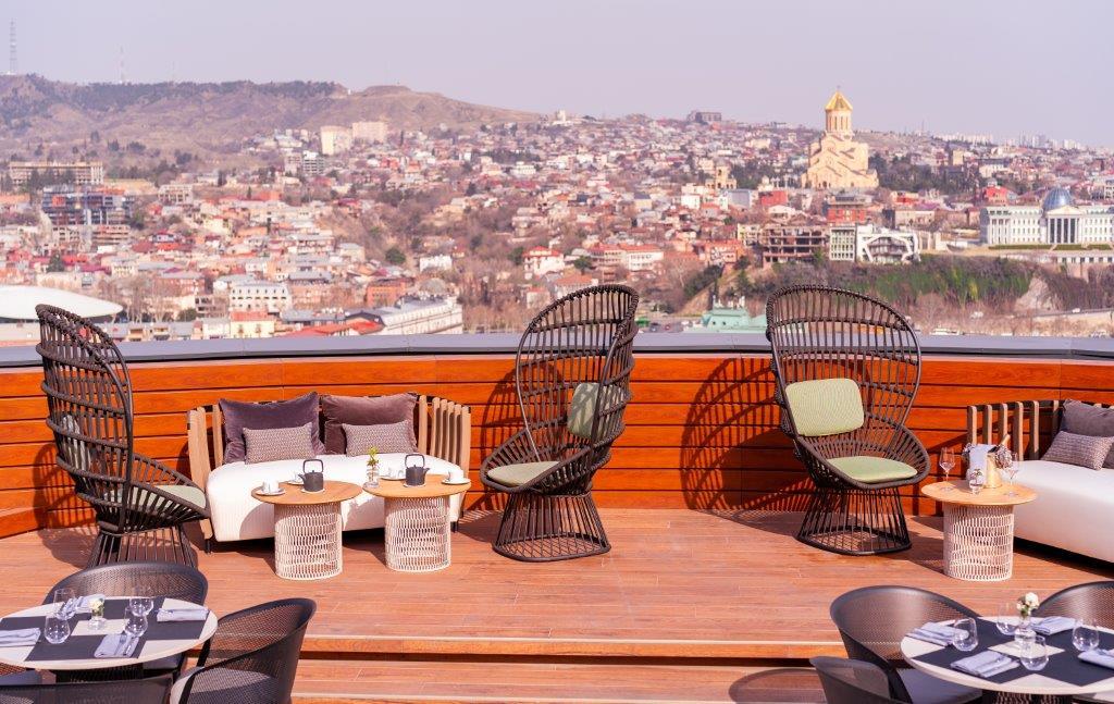 Eary Rooftop Sky Lounge & Caucasus Panoramas