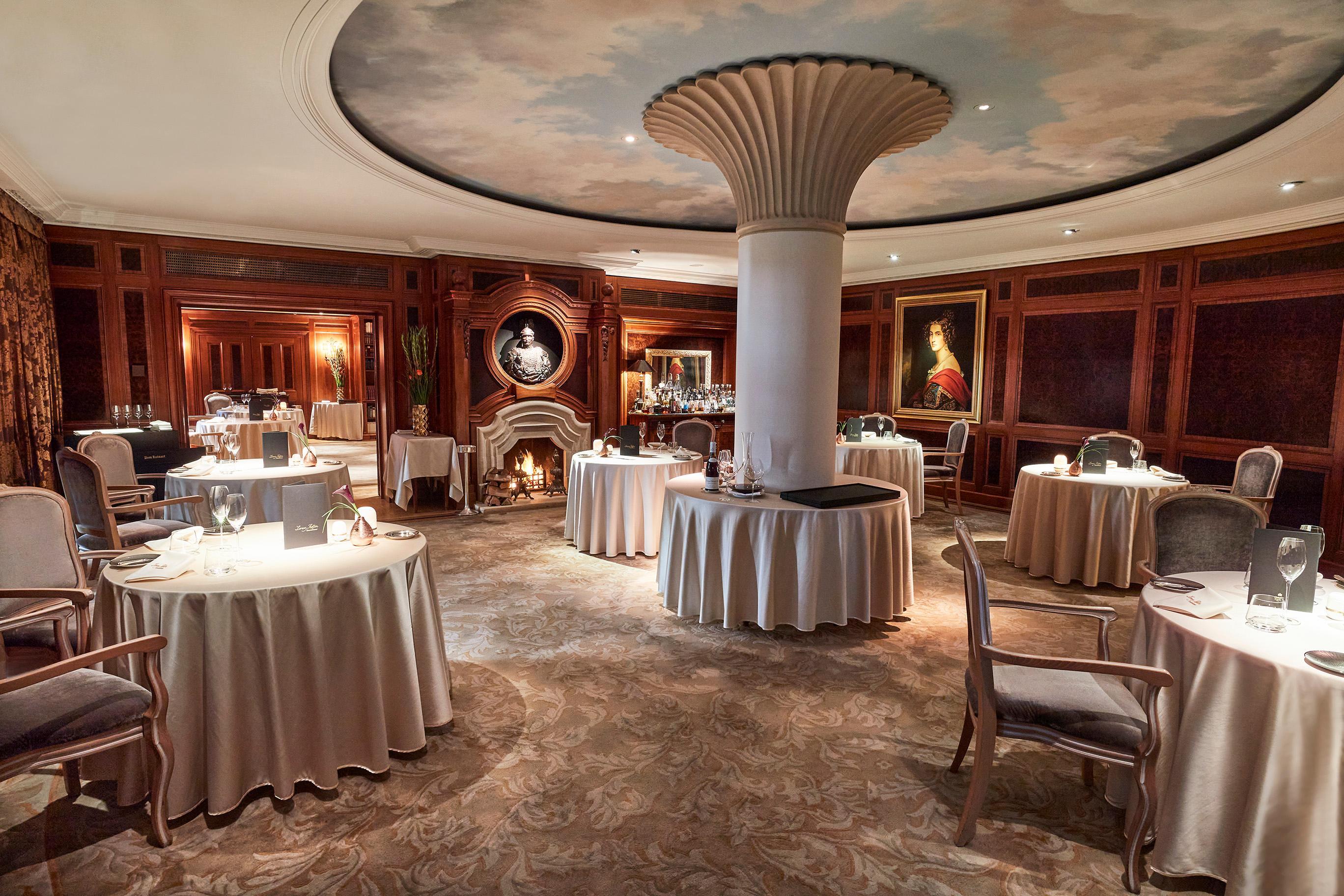 Lorenz Adlon Esszimmer 2-Michelin-starred fine dining salon
