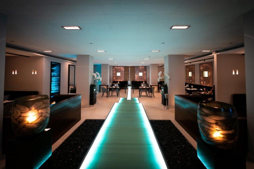 Restaurant taku 1-Michelin-starred modern East Asian dining