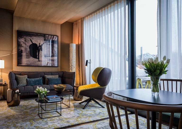 Penthouse Suite Living Salon