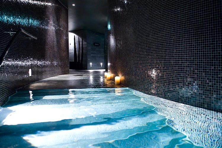 So SPA Heated Spiraling Stone Indoor Pool
