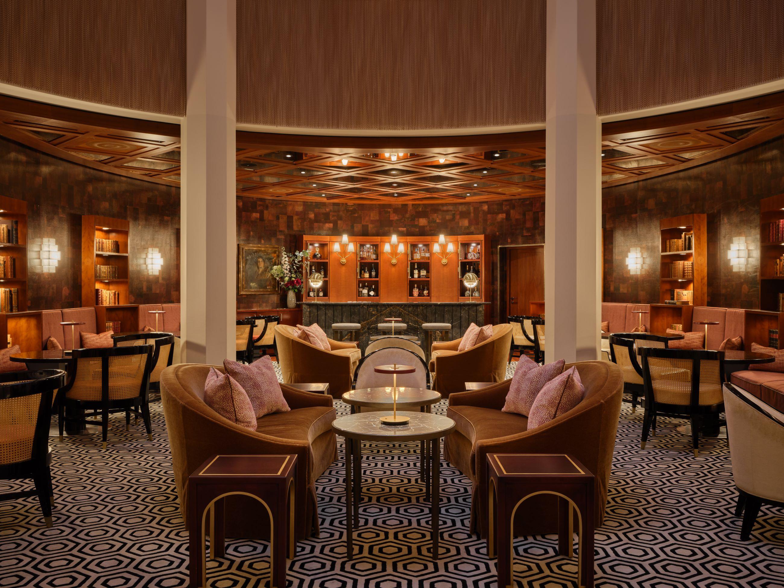Circle Bar Cocktail Lounge