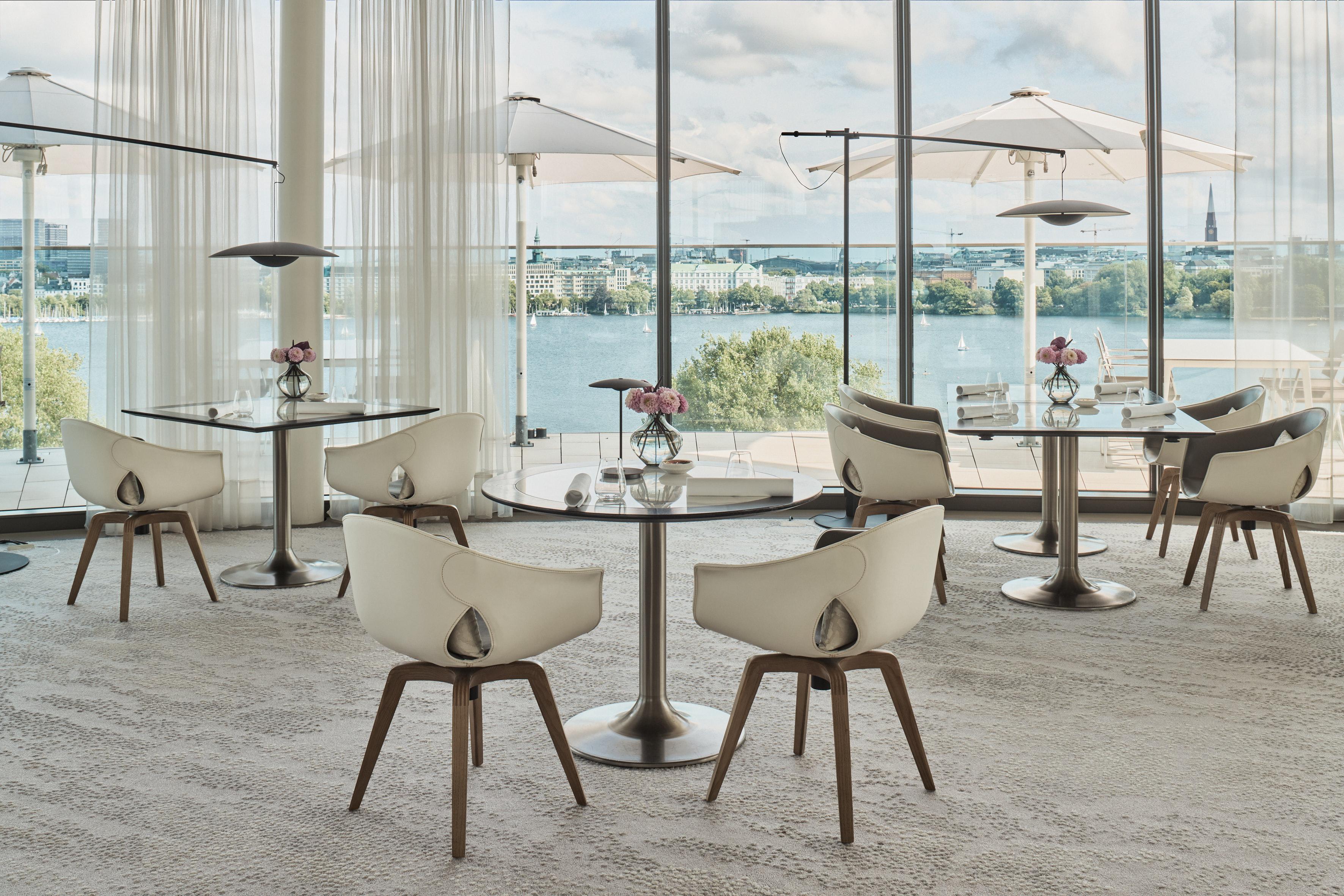 2-Michelin-Starred Lakeside Restaurant