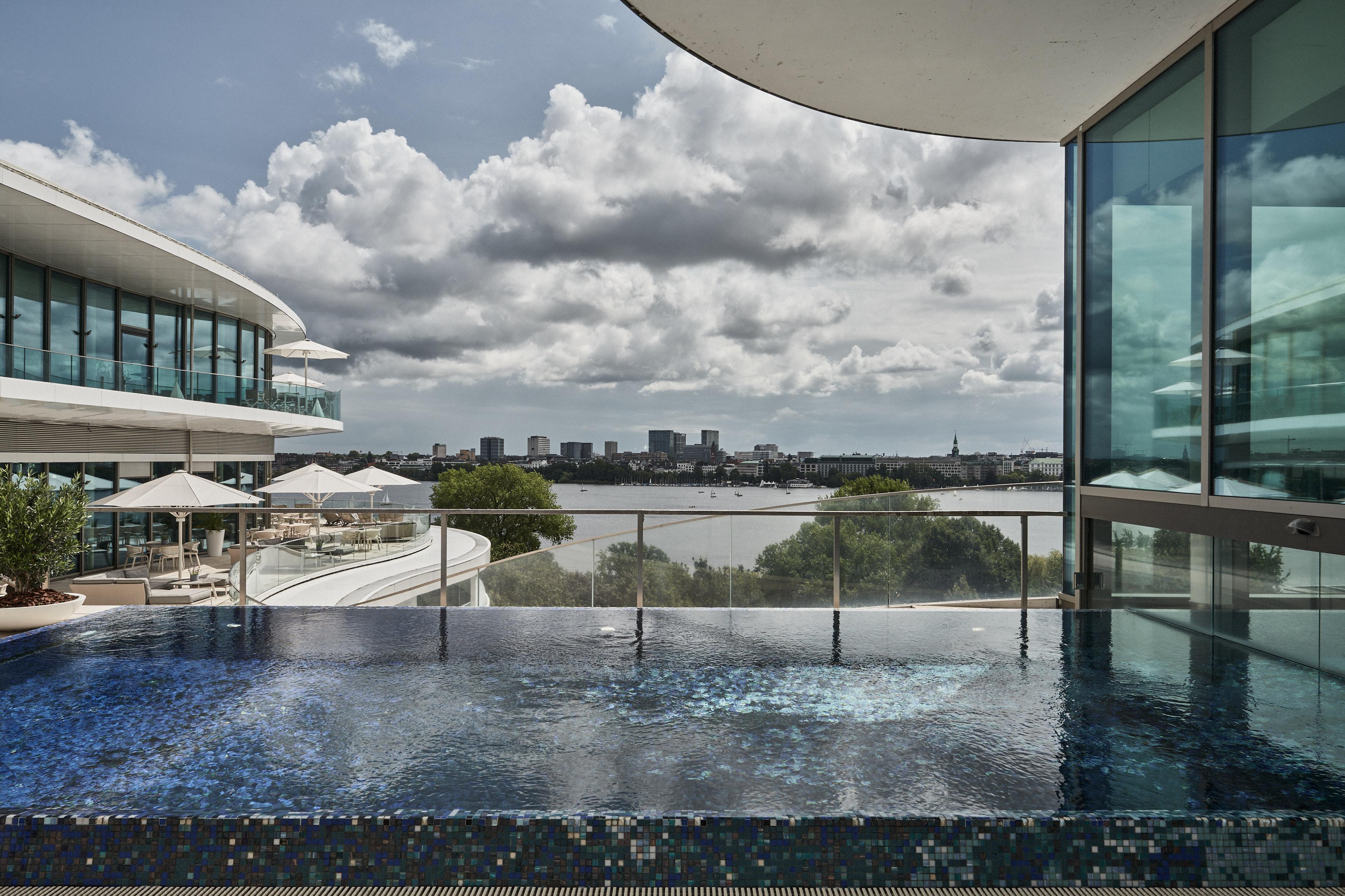 Fontenay Spa Rooftop Infinity Pool
