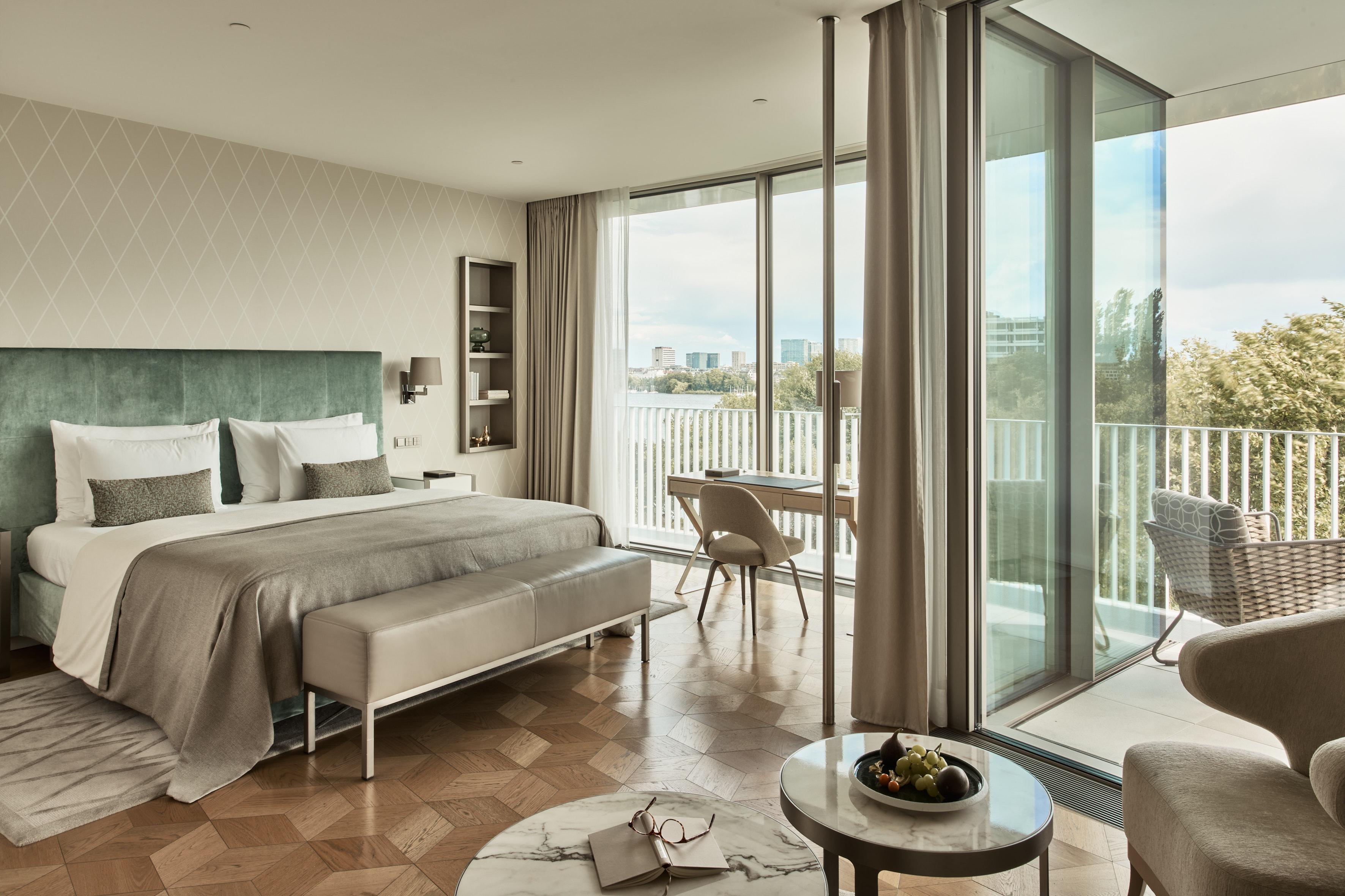The Fontenay Deluxe Alster Room