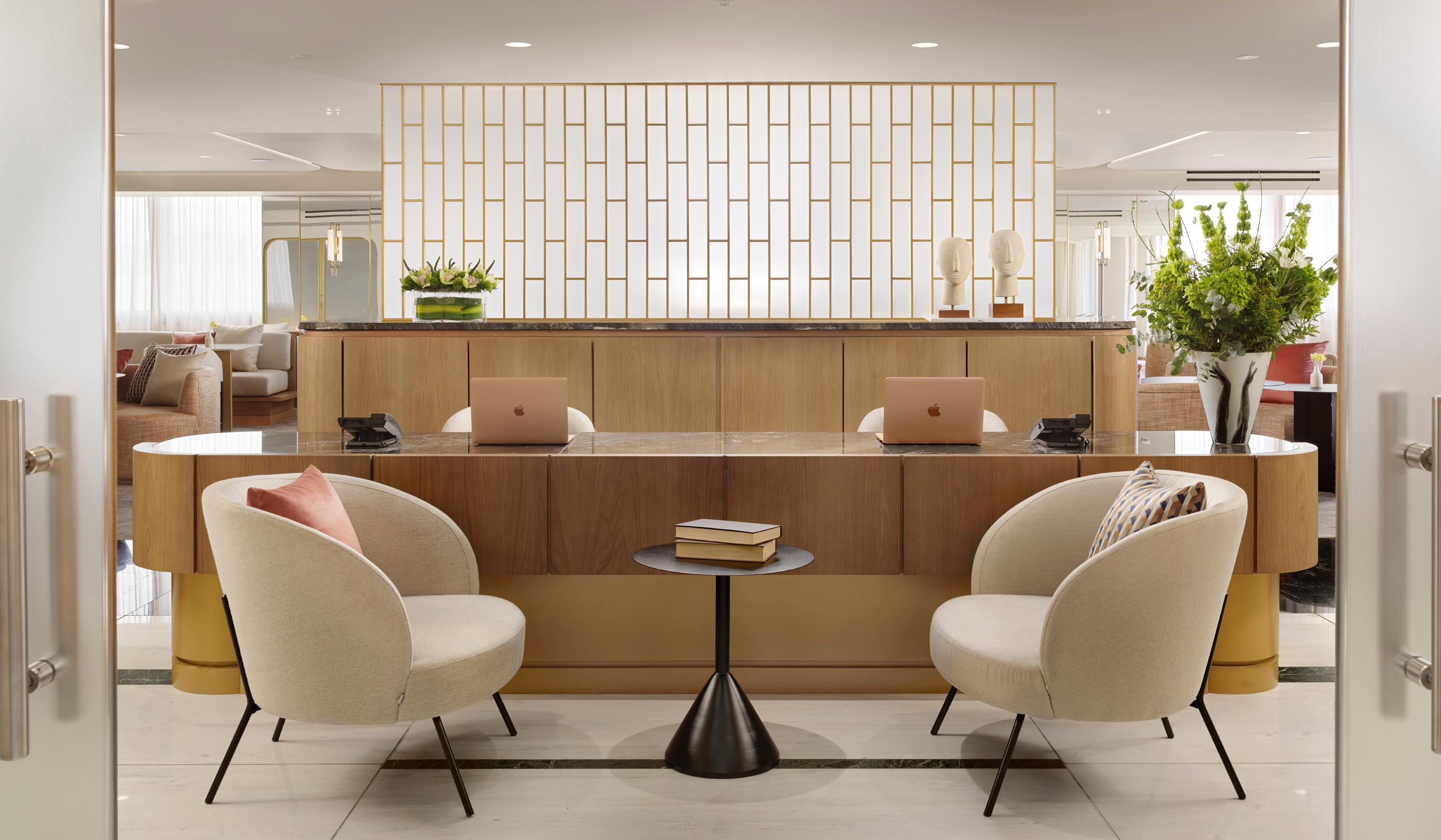 Exclusive Club InterContinental Lounge offering panoramic views, open bar, and executive services