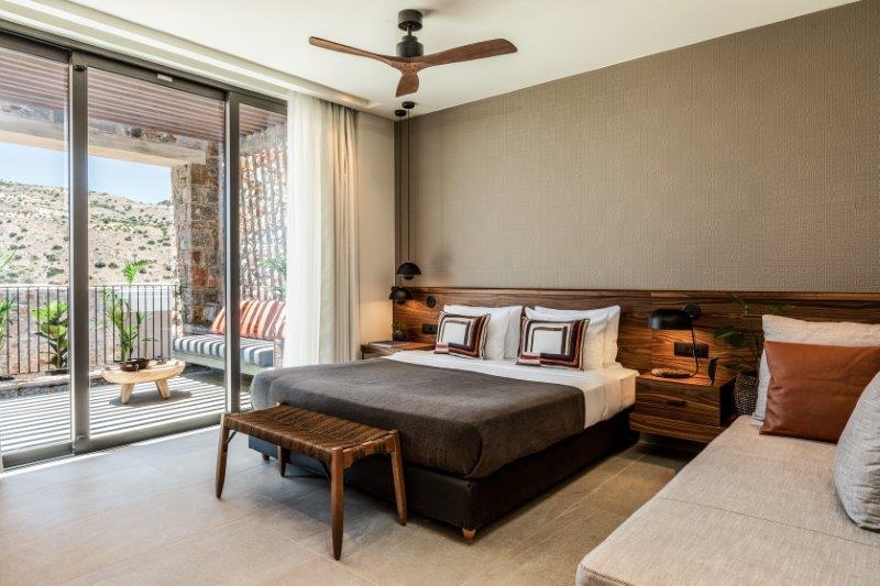 Core Open Plan Suite with Outdoor Jacuzzi