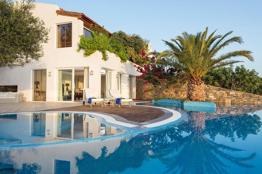 Elounda Gulf Villas Presidential Pool Villa overlooking Mirabello Bay