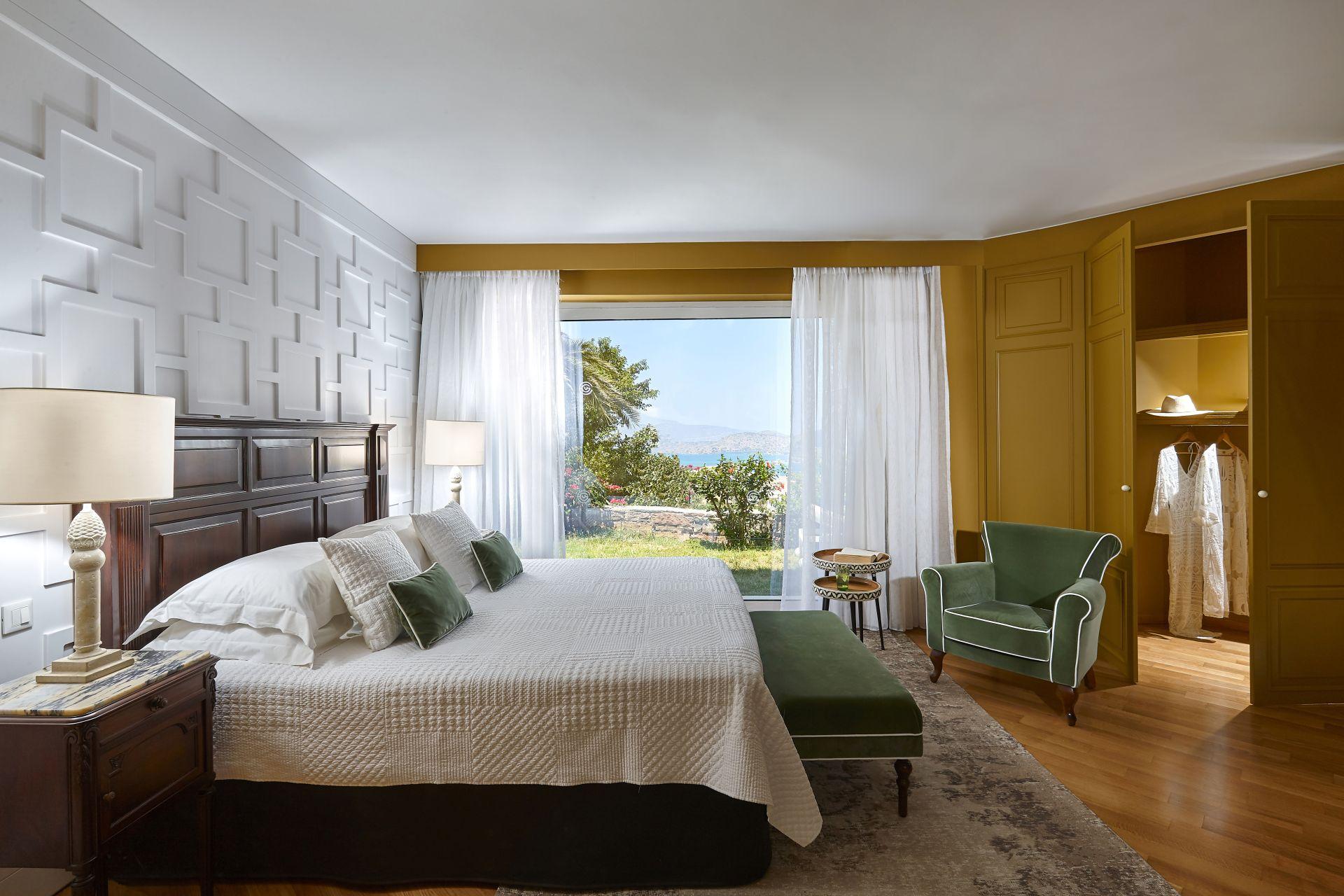 Royal Spa Pool Villa & Seafront Villa
