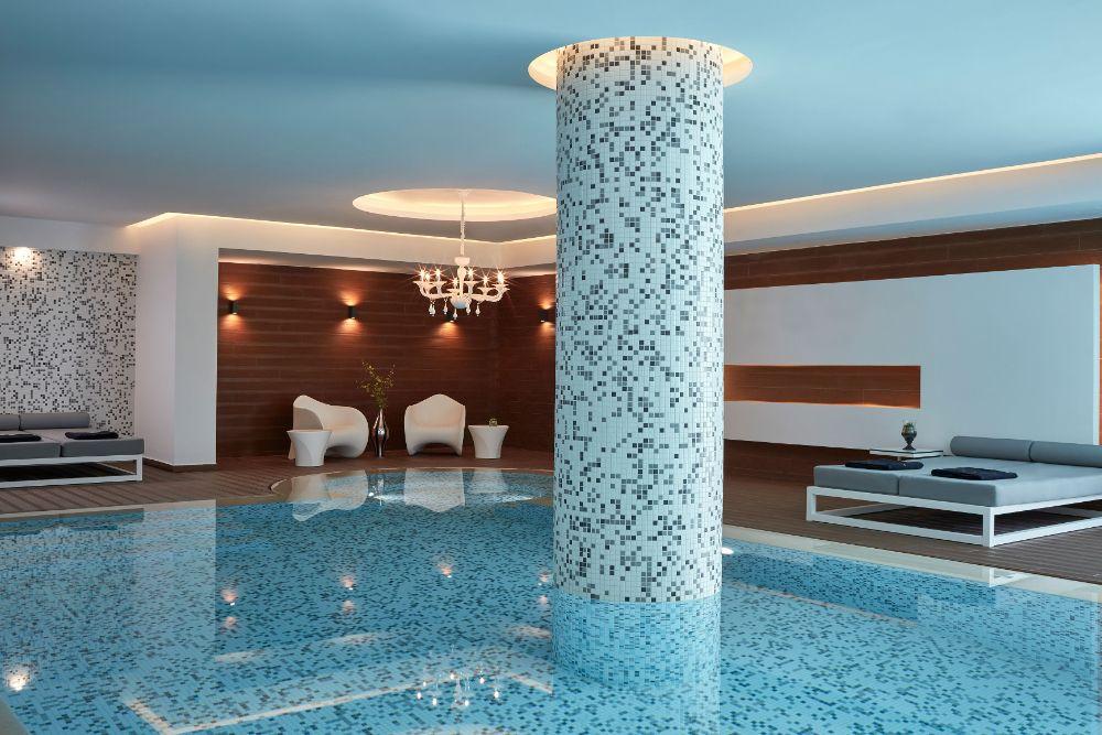 Armonia Spa Heated Indoor Vitality Pool