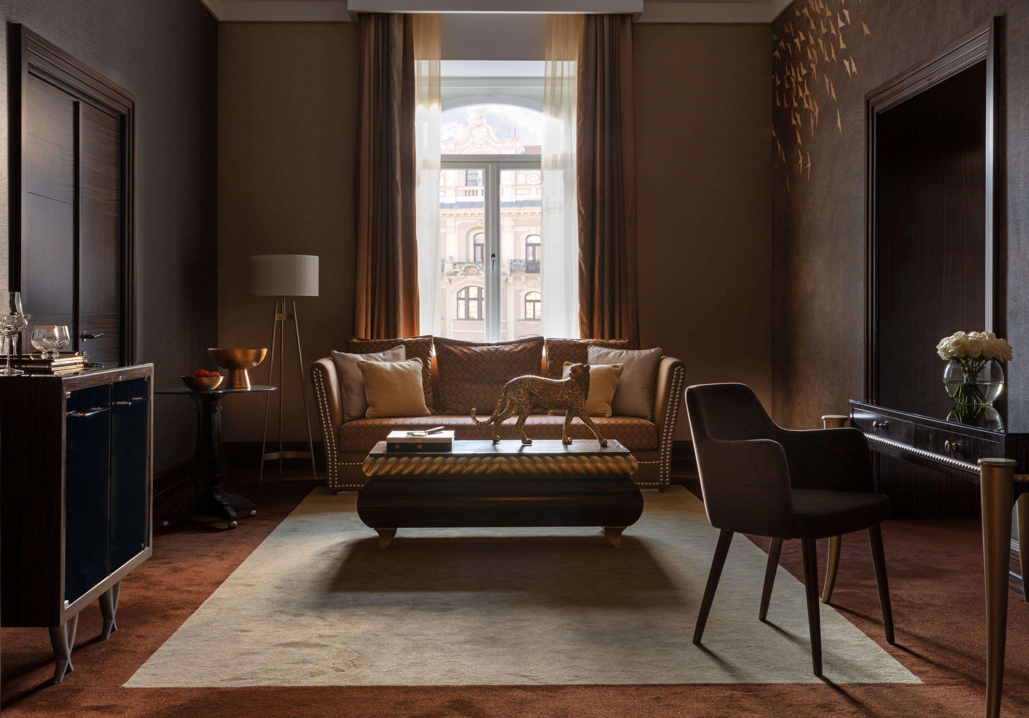 Executive Suite Living Salon
