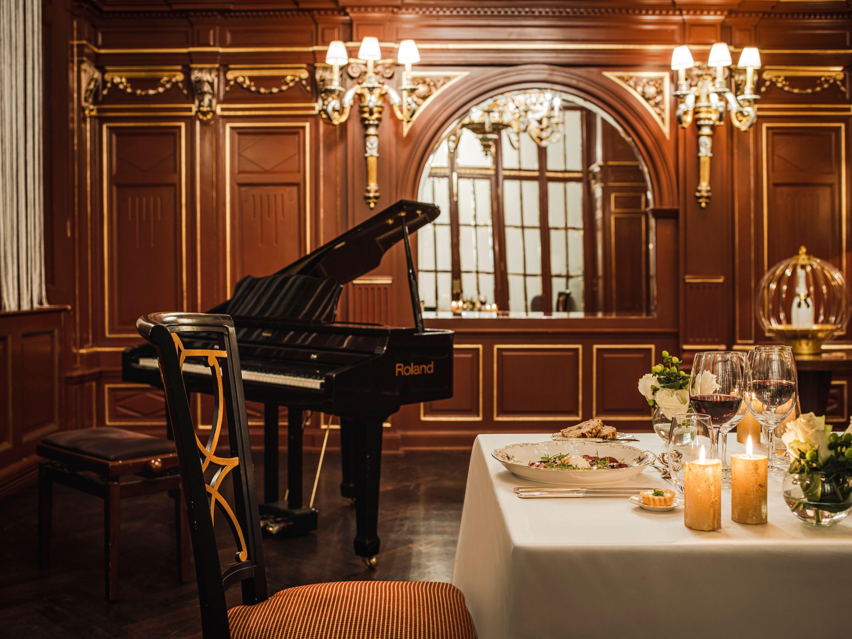The Historic New York Café
