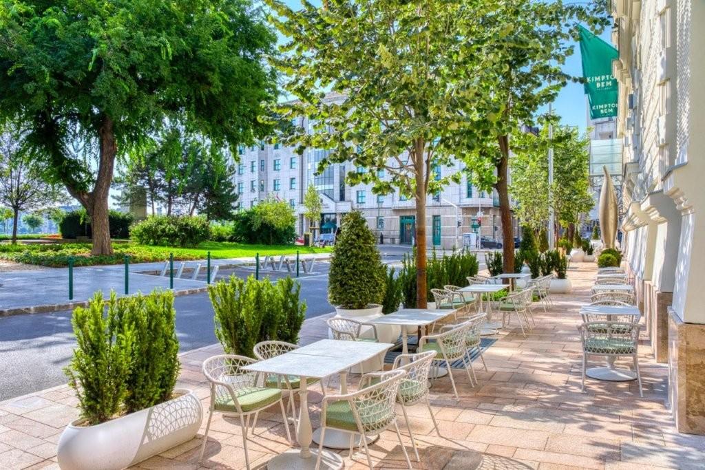 AGOS Restaurant Alfresco Garden Terrace