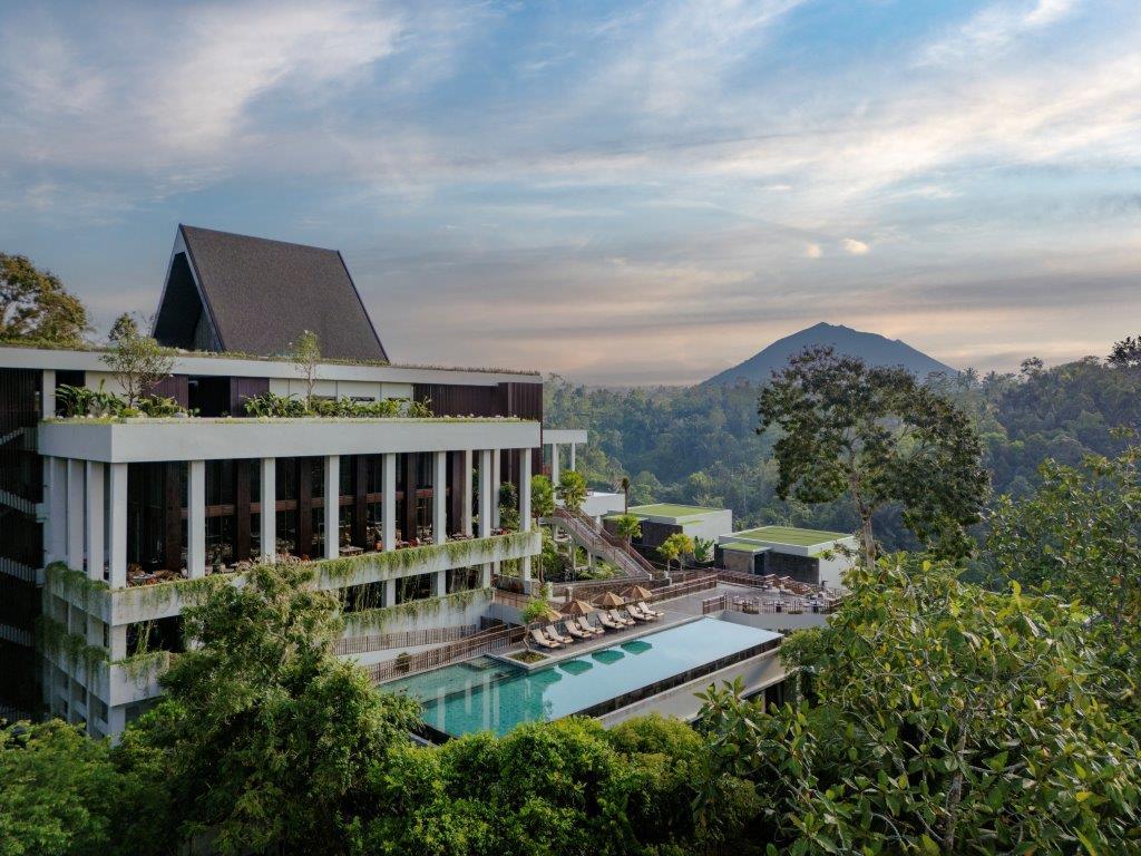 Rainforest Facade & Valley