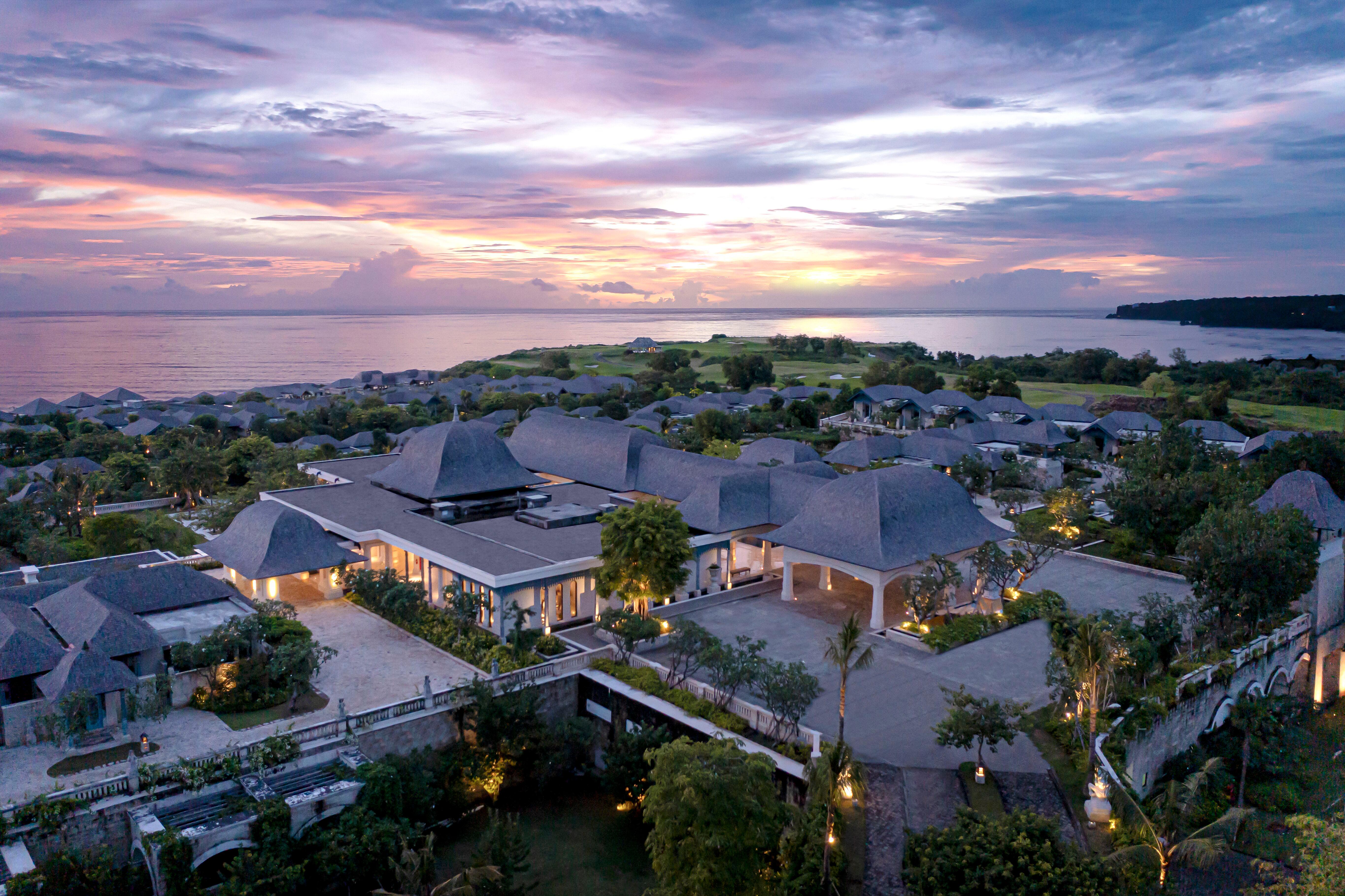 Resort Grounds & Indian Ocean