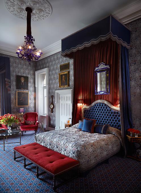 Grand Historic Castle Stateroom