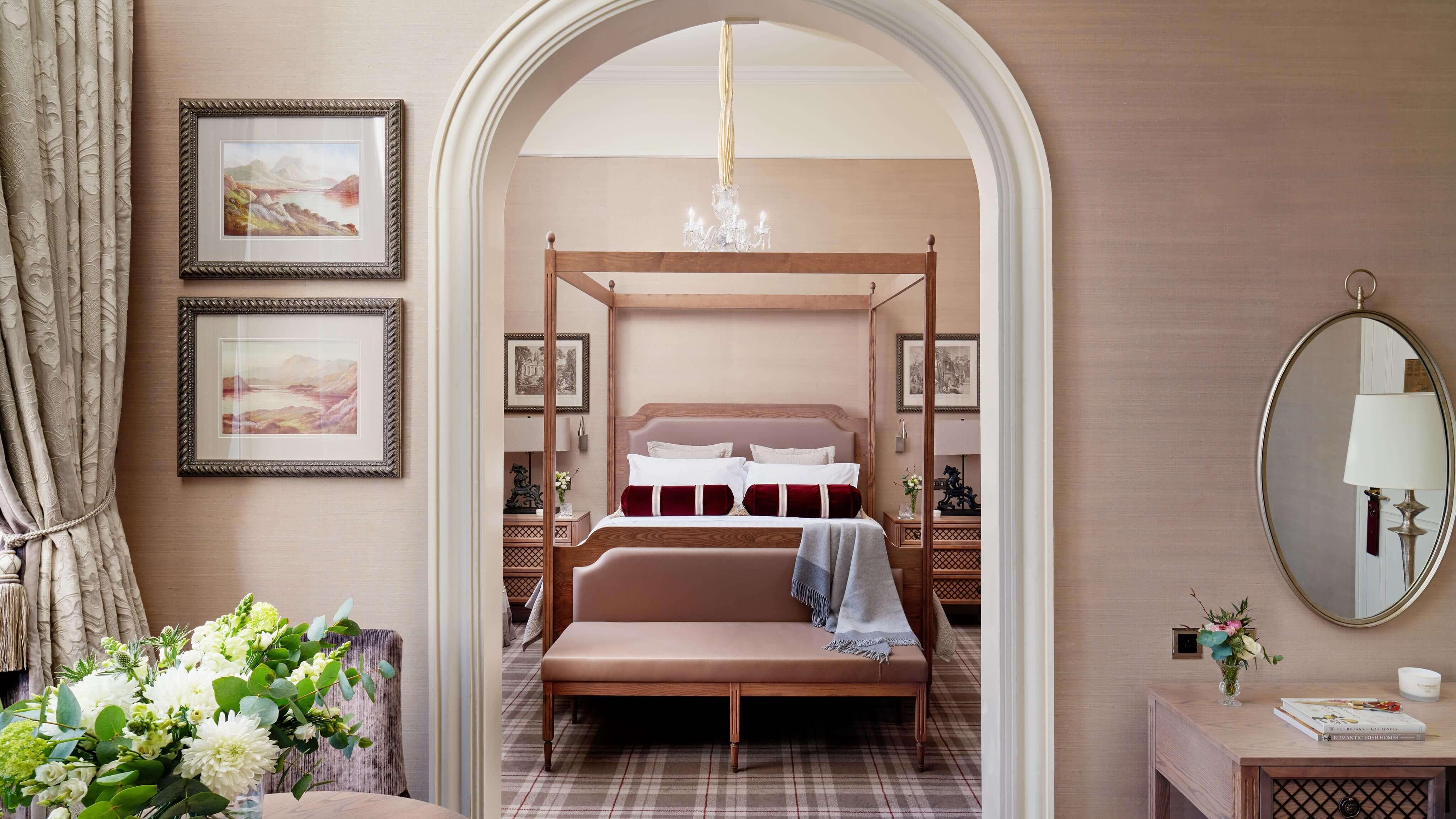 Brian Boru Presidential Suite with Canopy Bed