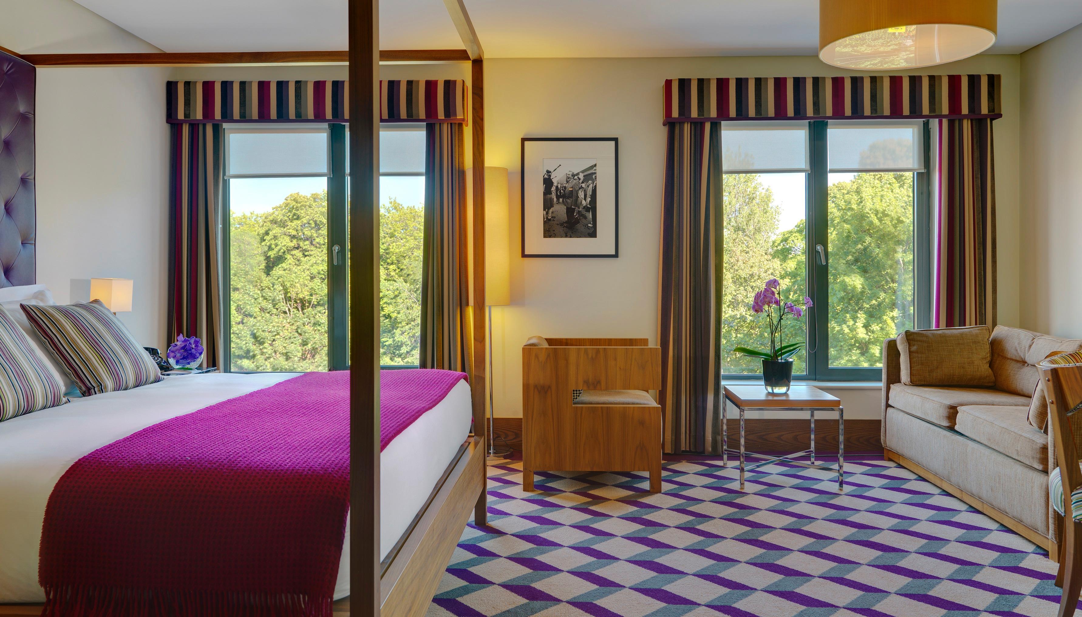 Deluxe Premium Guestroom with Panoramic Views Overlooking St. Stephen's Green
