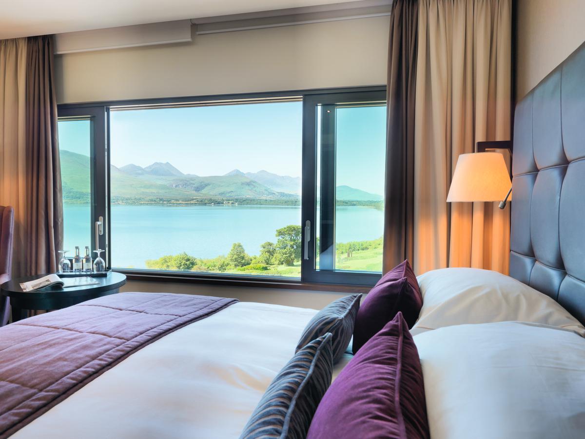 Deluxe Lakeview Suite with Private Balcony and Views of MacGillycuddy Reeks