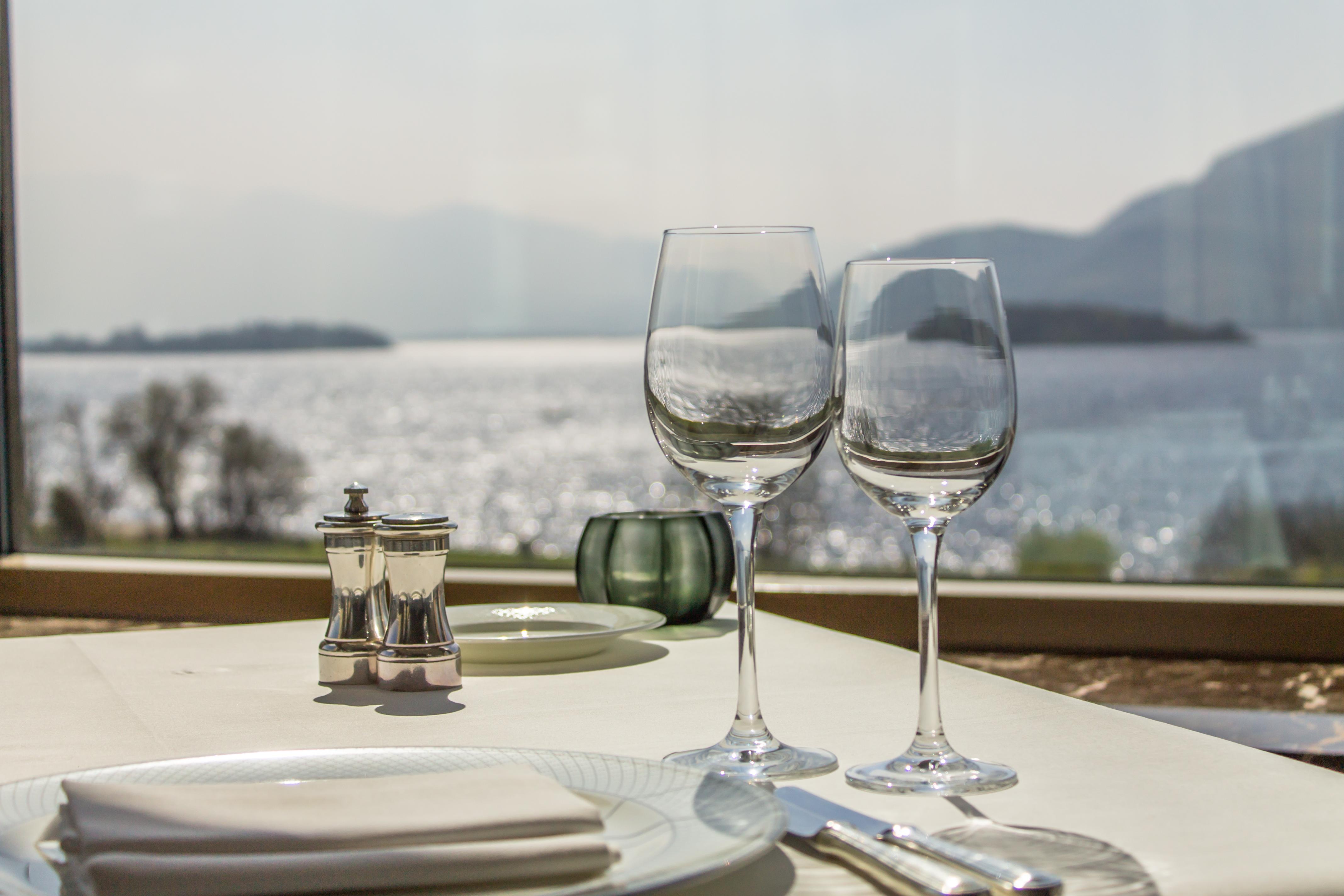 The Panorama Restaurant Offering Floor-to-Ceiling Lakeview Gourmet Dining