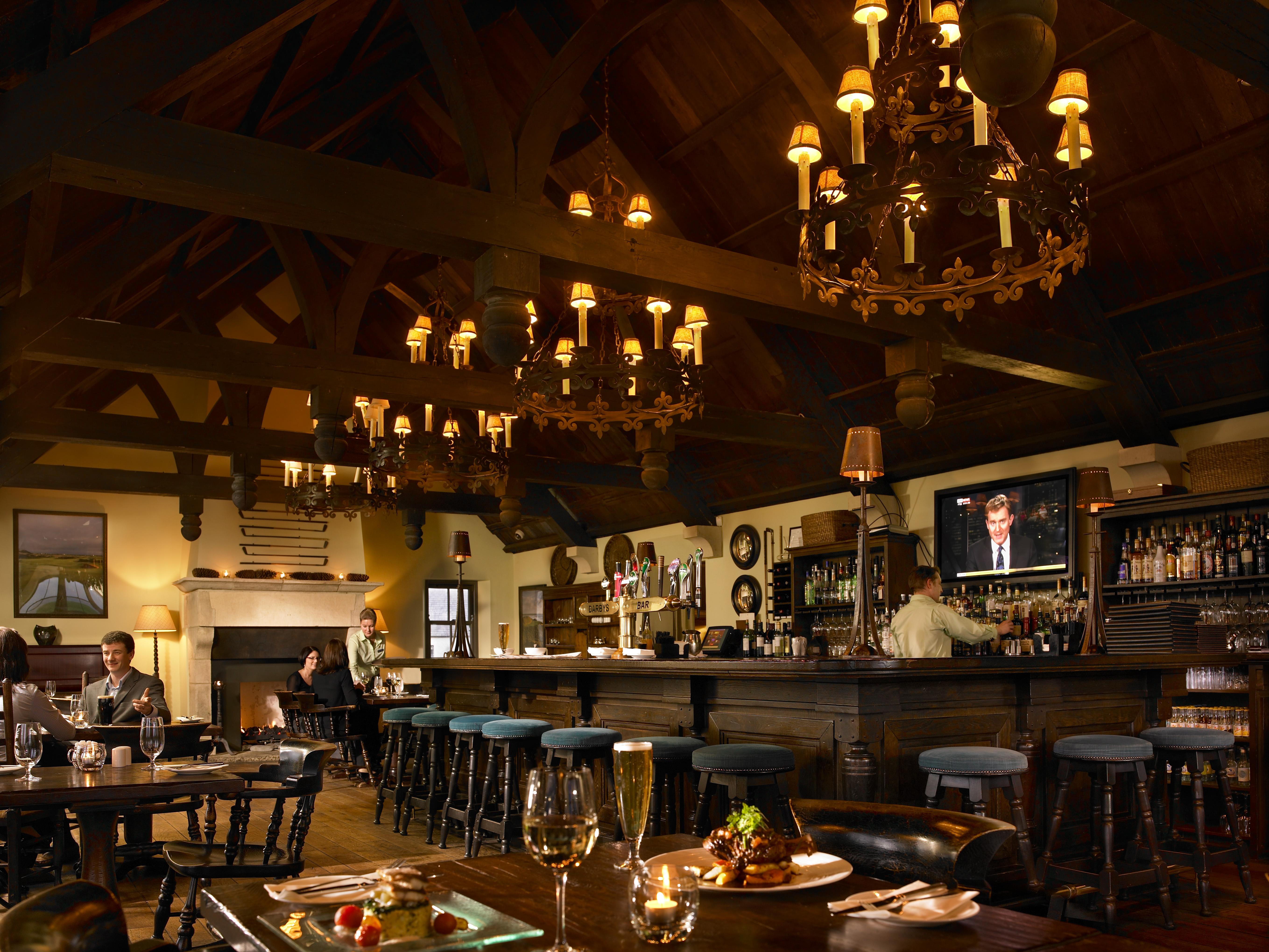 Trump's Bar & Restaurant Welcoming Irish Gastropub Overlooking 18th Green